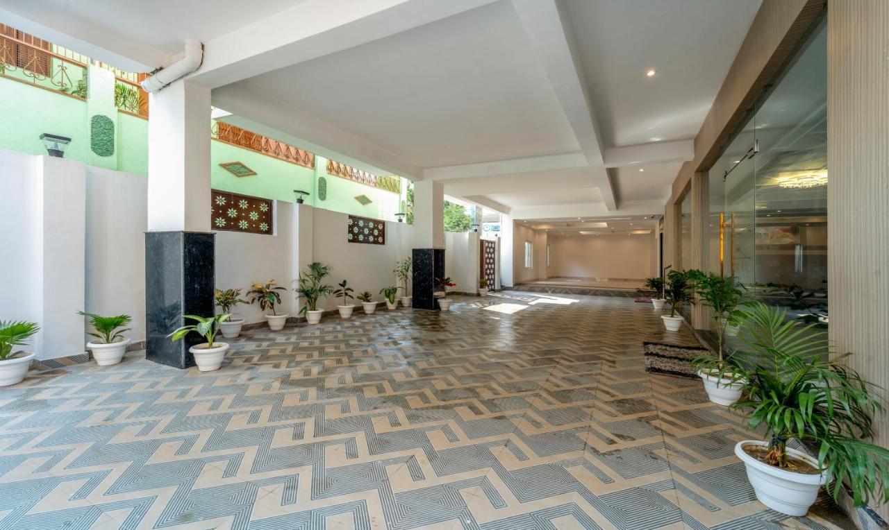 Treebo Raj Palace Hotell Varanasi Eksteriør bilde