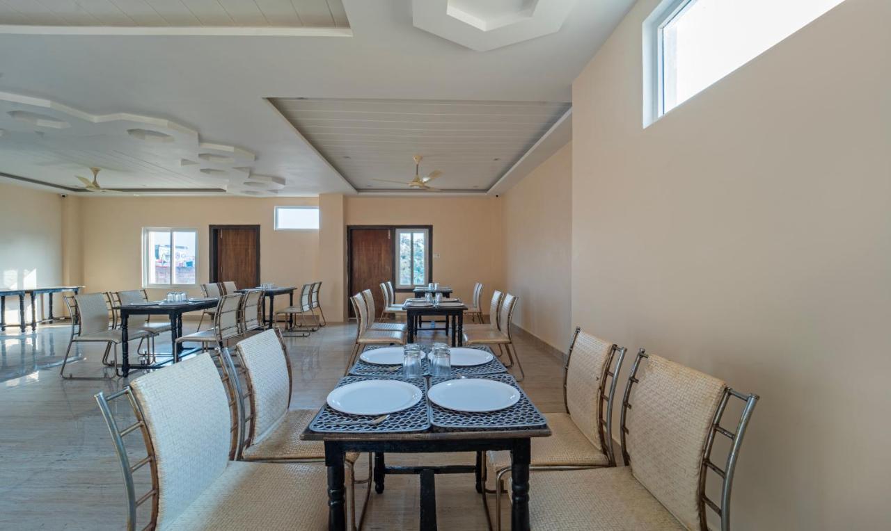 Treebo Raj Palace Hotell Varanasi Eksteriør bilde